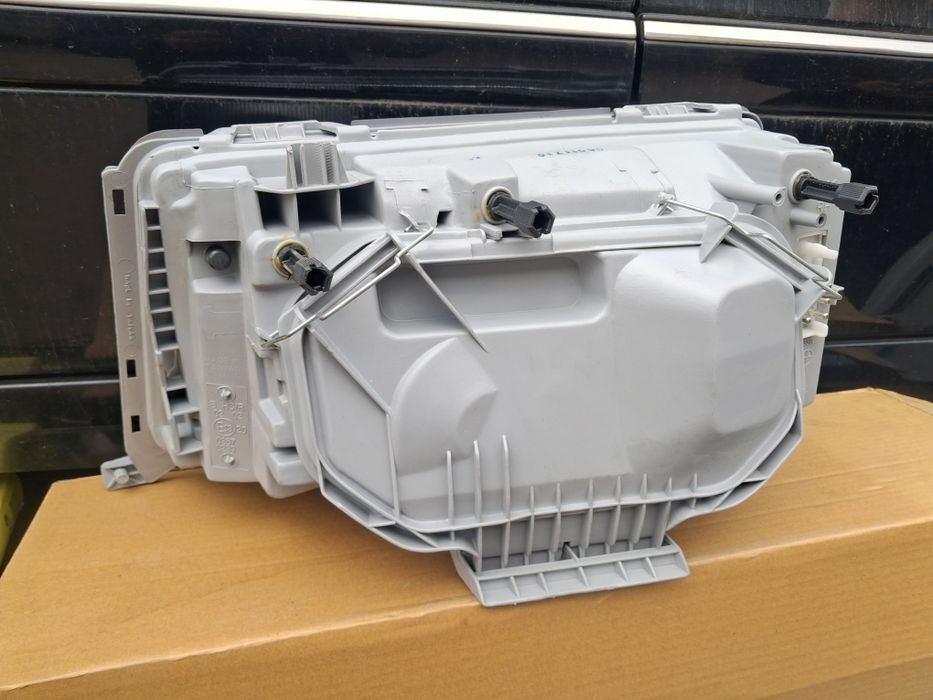 Lampa lewamercedes w 124 Tyc Nowa