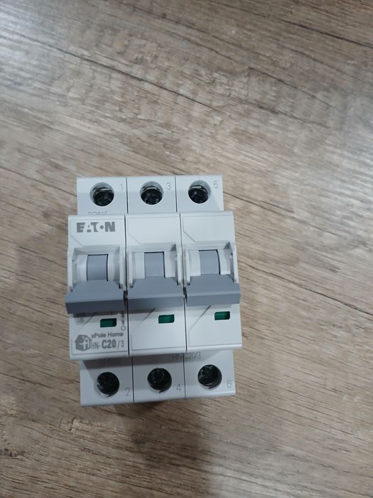 Bezpiecznik nadprądowy