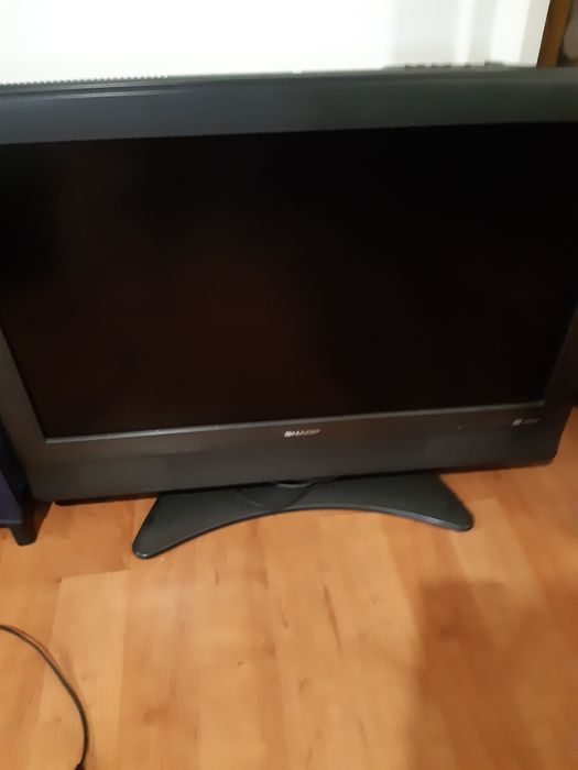Televisão Sharp- liga mas não dá imagem.  Vendo ou troco