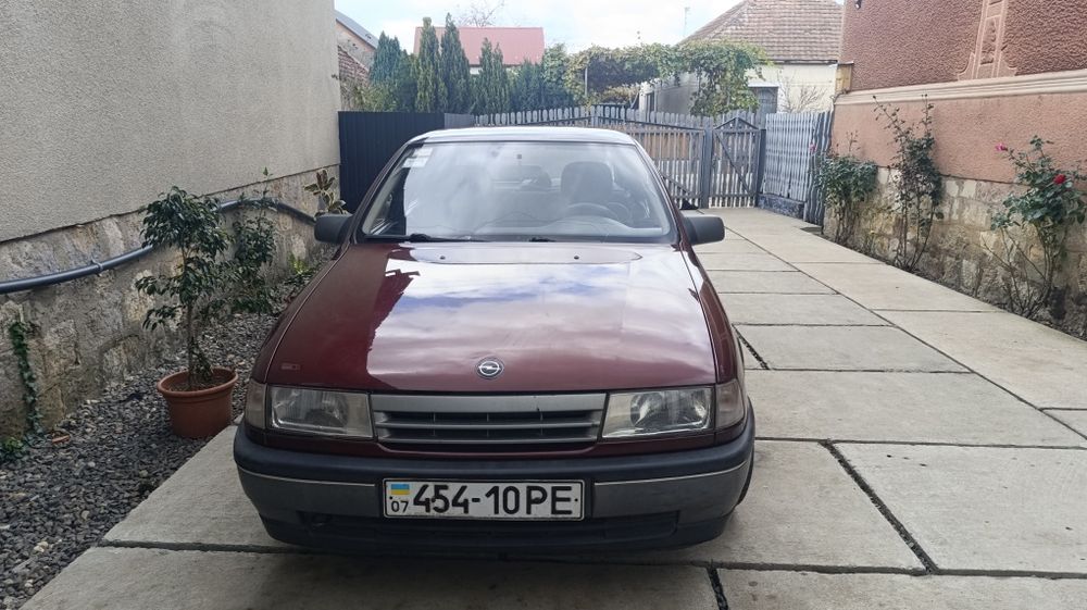 Opel Vectra A продається