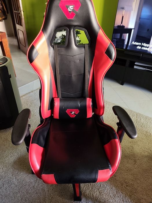 Cadeira Gaming em bom estado geral
