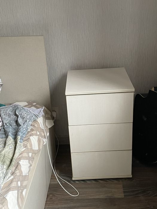 Срочно продам !!! Прикроватна тумба