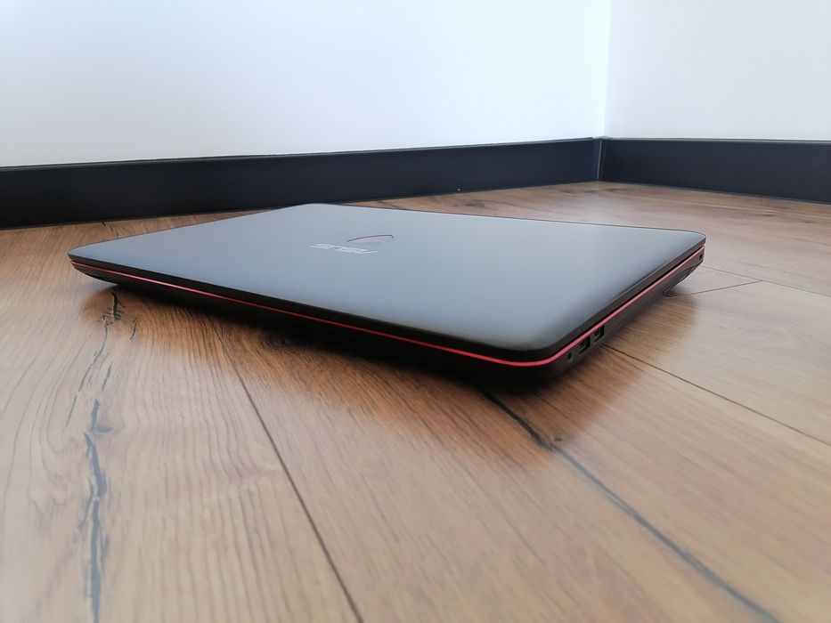 Laptop ASUS Republice of game 711 j