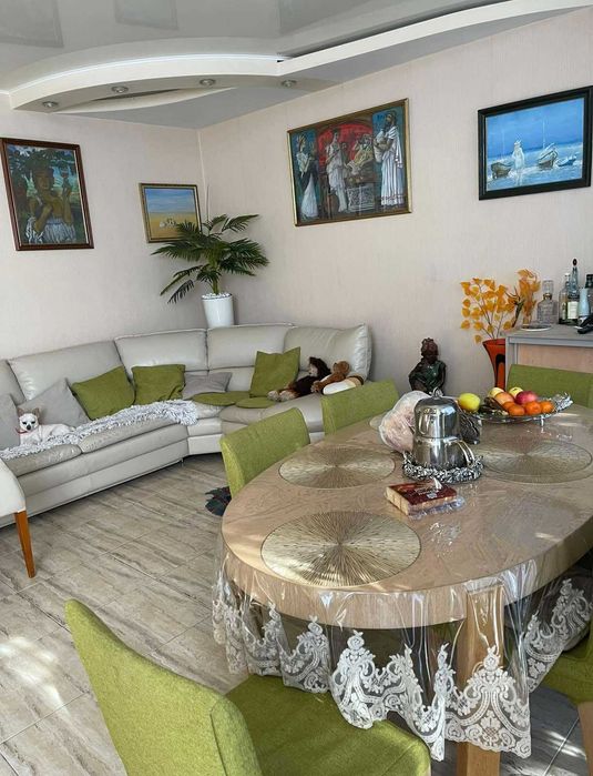 Продам коттедж возле моря ЛД