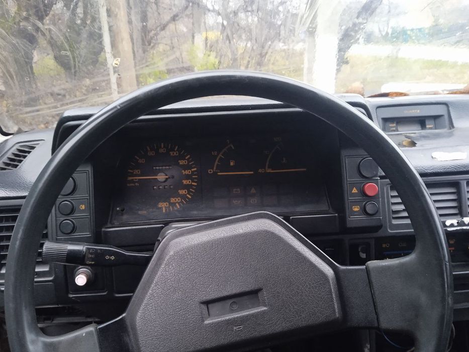 Продам Мазду 323