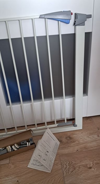 Bramka zabezpieczająca na schody- furtka odbiór osobisty