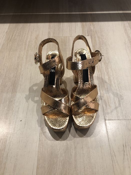Красиві нарядні босоніжки ZARA , LINZI