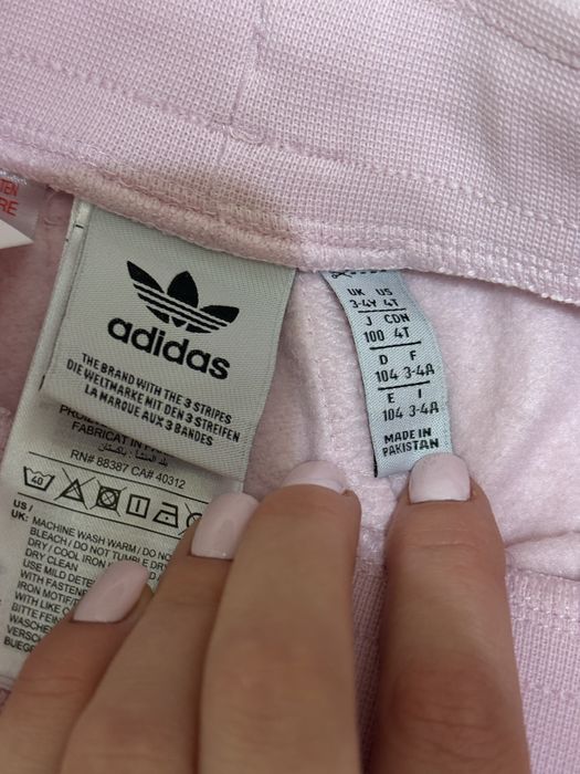 Костюм adidas на дівчинку