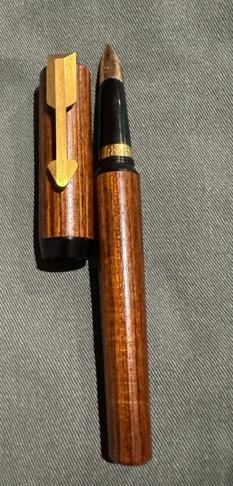 Caneta Parker de coleção em madeira