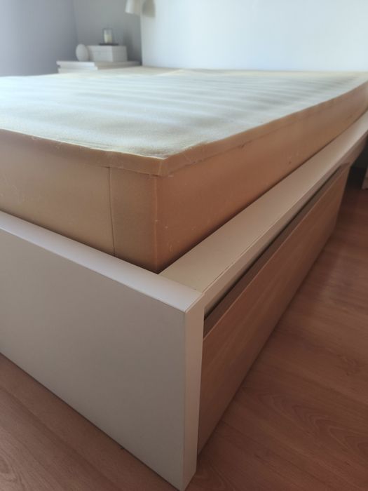 Cama de casal IKEA
