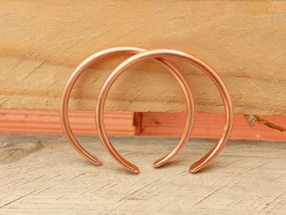 Conjunto de 2 Pulseiras Unisexo em Cobre Verdadeiro, terapeuticas e energéticas, várias espessuras disponiveis.