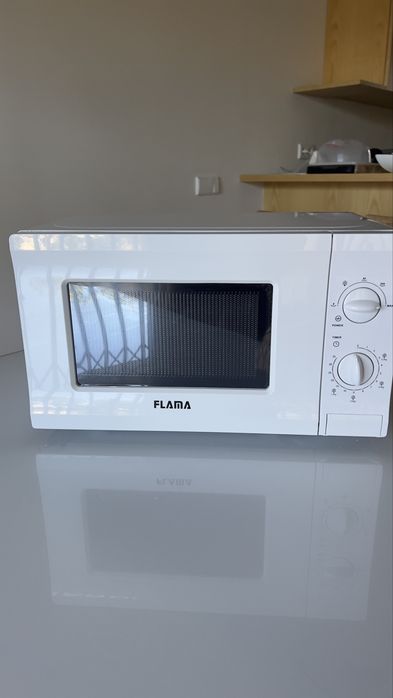 Microondas praticamente novo
