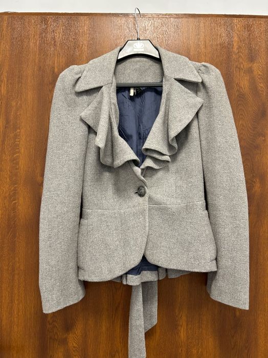 Wełniana, zdobna marynarka