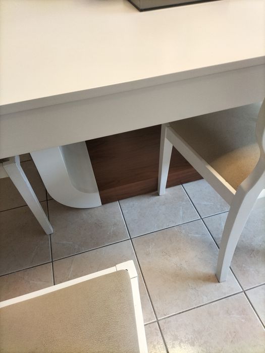 Mesa extensível maciça com cadeira