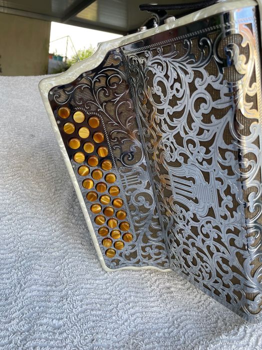 Vendo concertina semi Nova