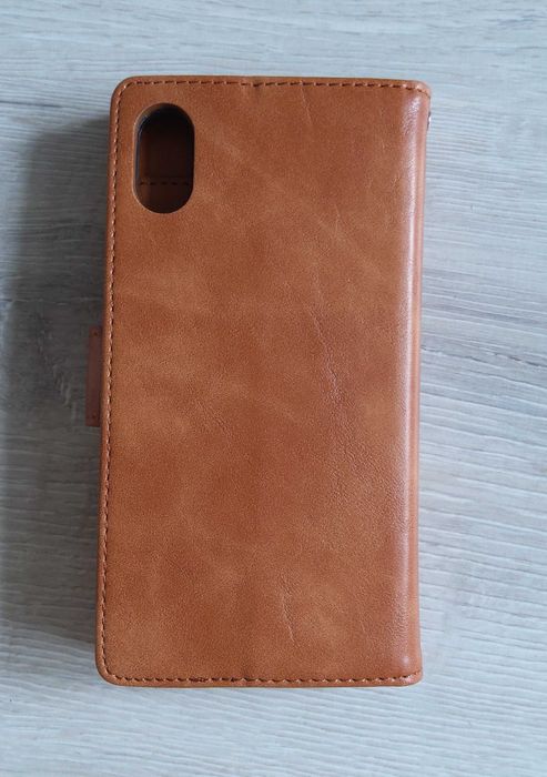 Brązowe skórzane etui z klapką zamykane MyGadget do iPhone XS / X