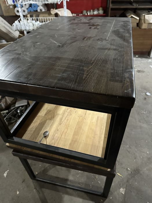 Журнальний столик лофт.                 .