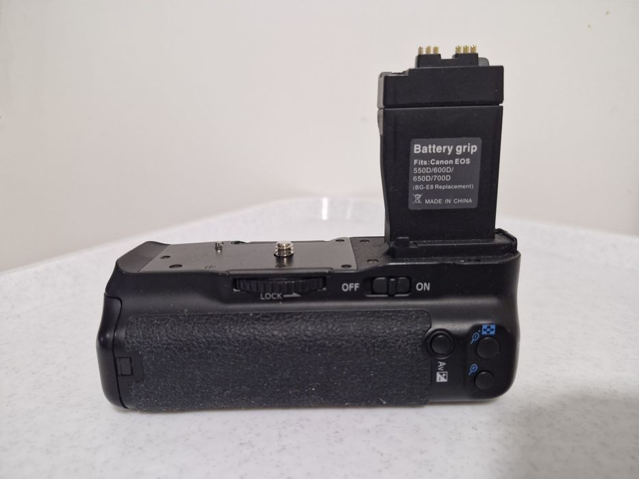 Батарейний блок бустер для фотоапарата Canon 650D, 600D , 700D