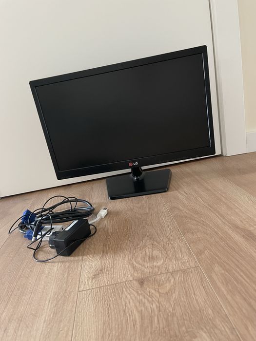 Monitor LG  e cabos