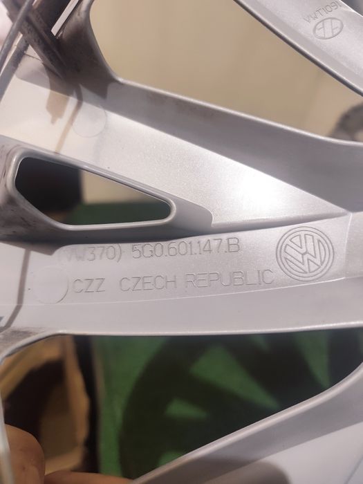 Kołpaki OE VW Golf VII VIII Touran Caddy Jetta Passat T-roc 16 "