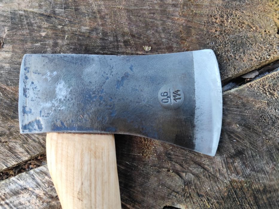 Siekierka do plecaka 600 gram.