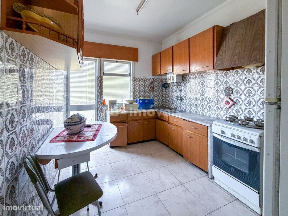 Apartamento T2 c/ Varanda - no Entroncamento