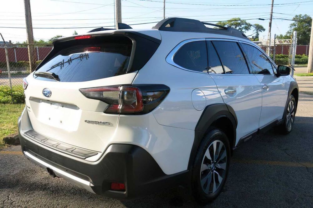 Subaru Outback      2024