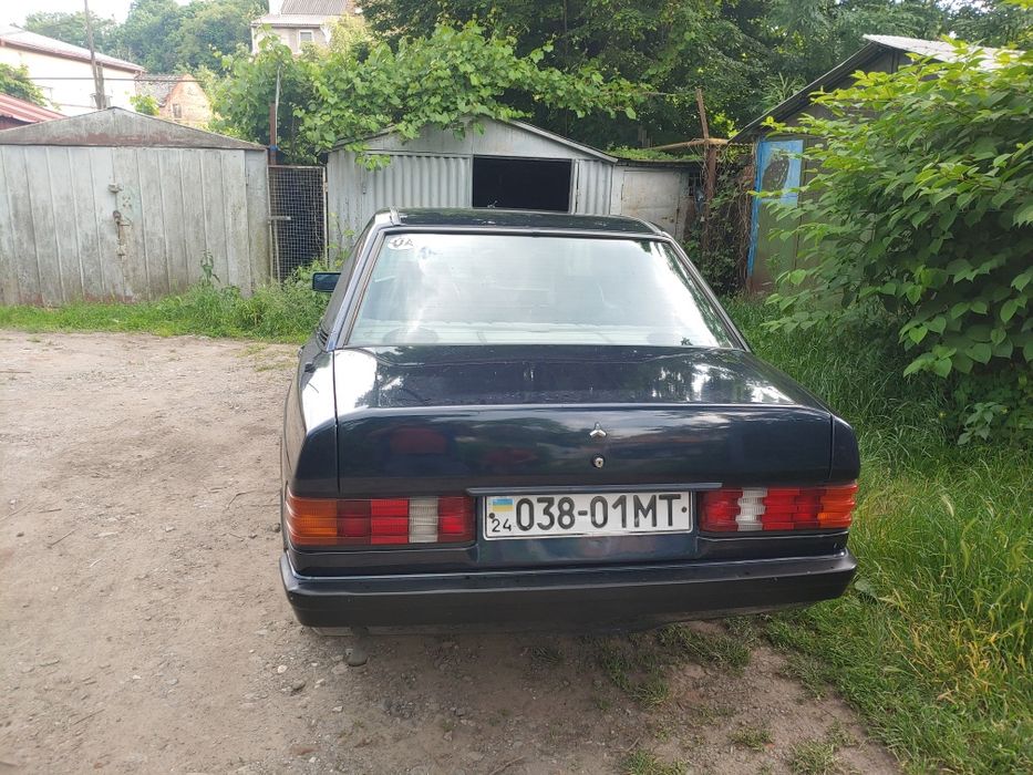 Автомобіль Mersedes 190