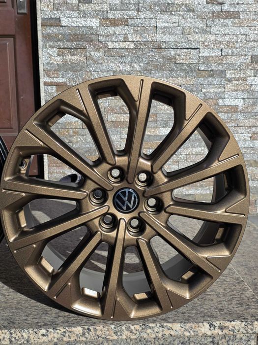 Nowy VW T7 Transporter T7 Caravelle 6x120 19'' 7,5J ET52,5  Satin Bronze