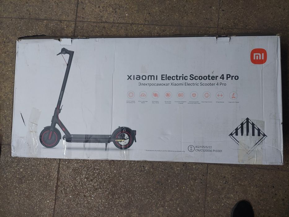 Електросамокат Xiaomi Electric Scooter Pro 4