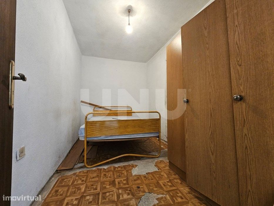 Moradia T3 Térrea com Garagem, Terraço e Logradouro