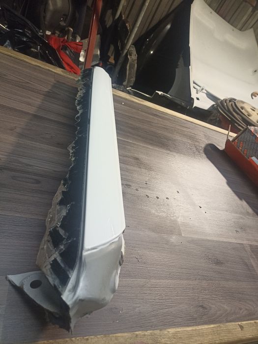 Słupek lewy dachowy Dacia Sandero III Stepway ćwiartka