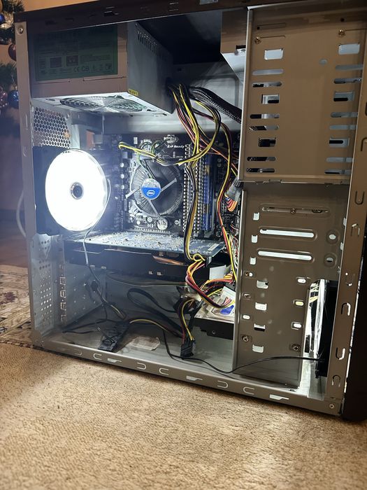 Продам компʼютер.