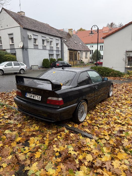 BMW E36 Coupe / 2.8 / Manual