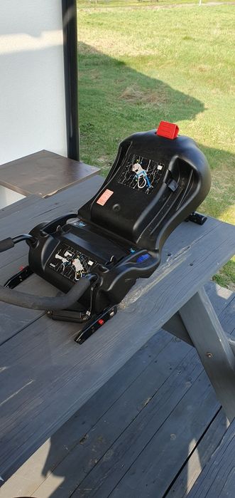 Fotelik samochodowy Axikid z bazą isofix