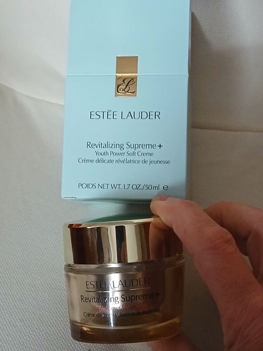 Revitalizing SupremeYouth Power Estee Lauder 50ml.