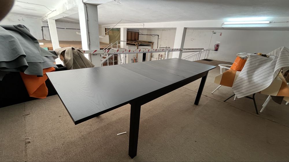 Vende- se Mesa de madeira forte