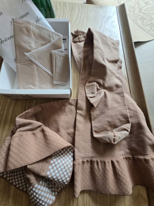 Pończochy uciskowe, samonośne. Avicenum.