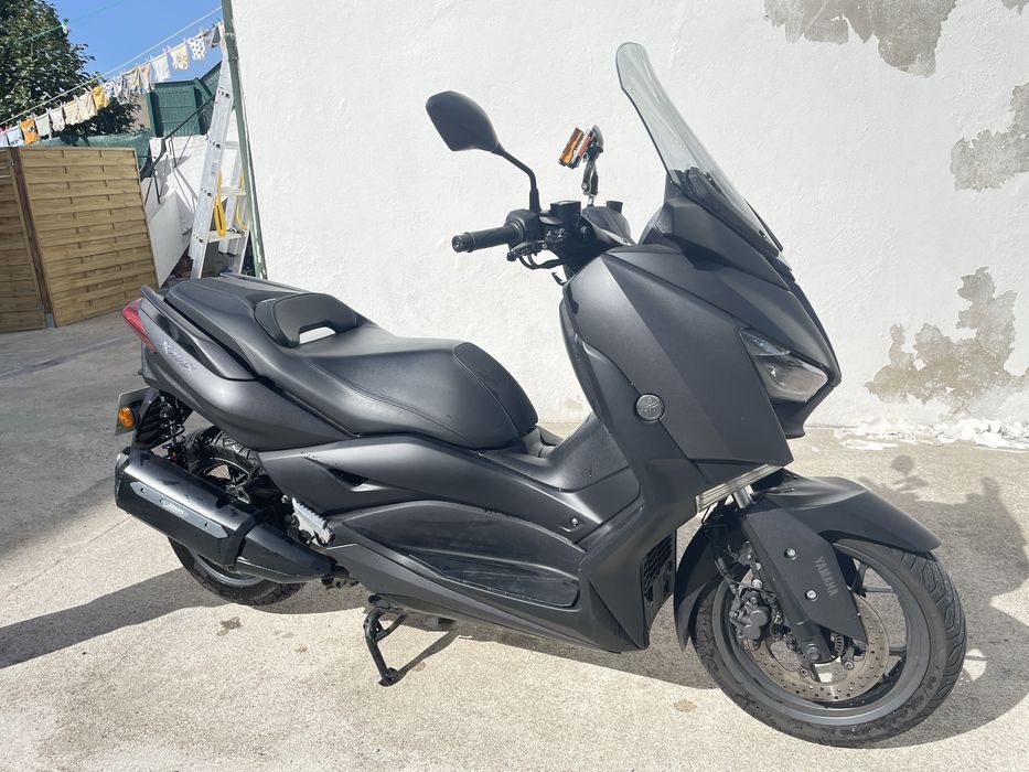 Yamaha X-MAX 300 (2023) - 15.000 km - Extras Premium (Bitubo)