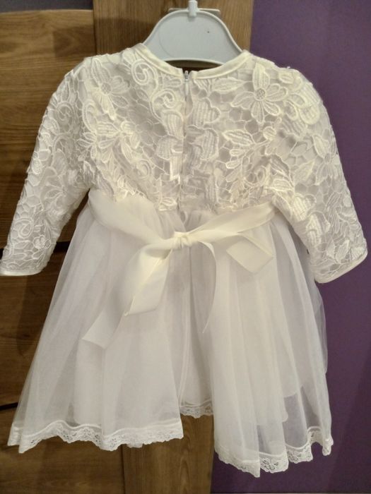Sukienka na chrzest