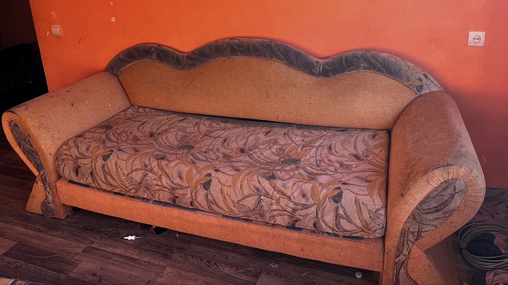 Віддам   диван  , самовивіз