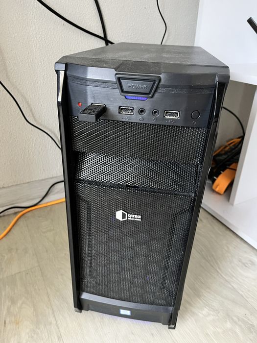 ТЕРМІНОВО продам компʼютер