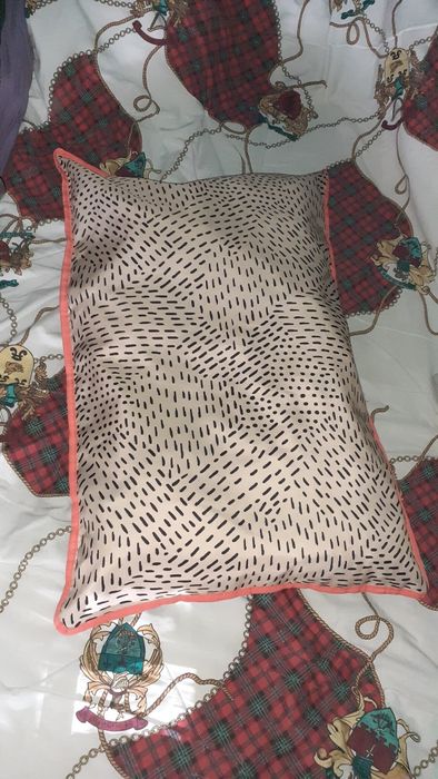 Almofada cama cão M 75x50x10 semi nova