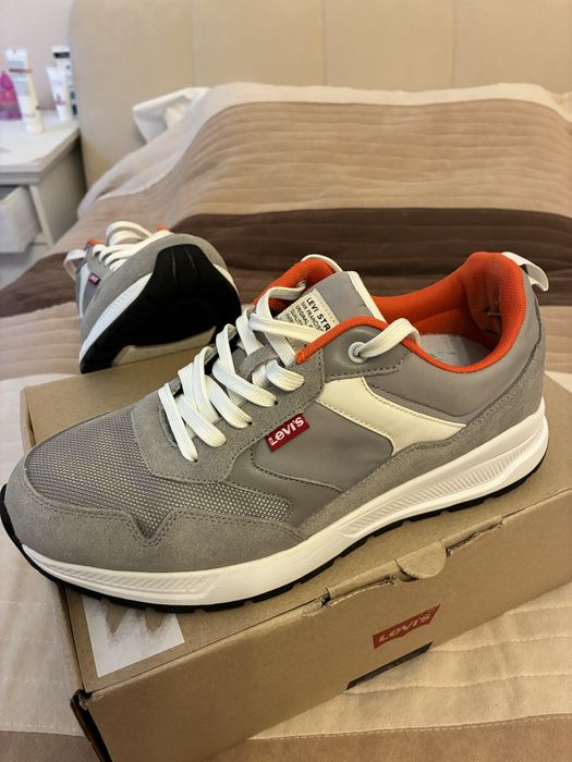 Кросівки Levis ,оригінал 100%