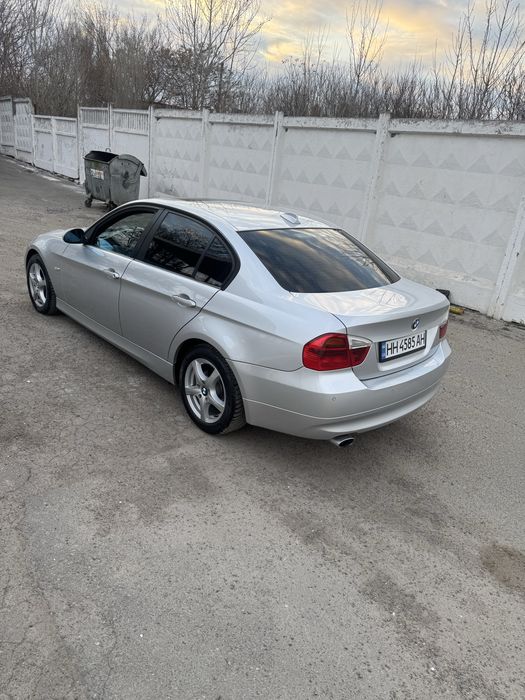 Продам БМВ с автоматической коробкой передач!
