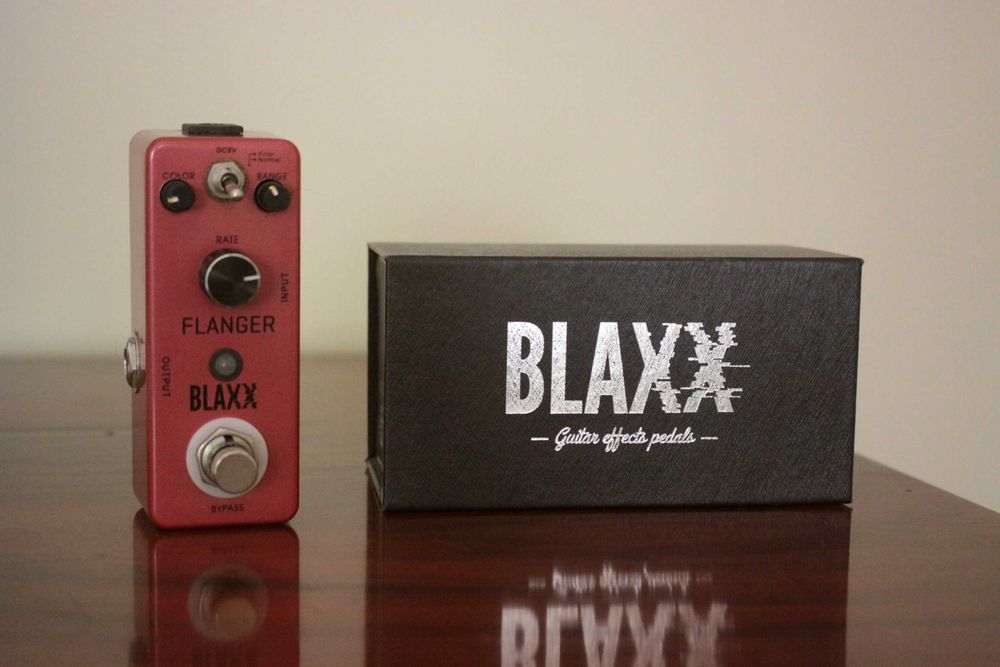Pedal Flanger da Blaxx com caixa