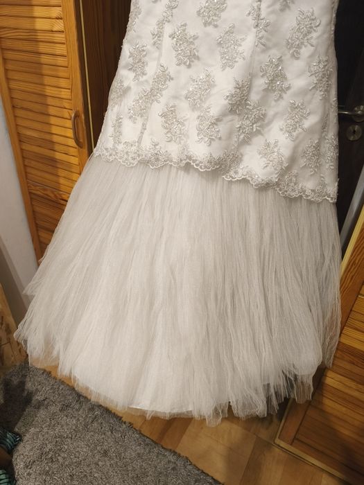 Suknia ślubna z tiulem