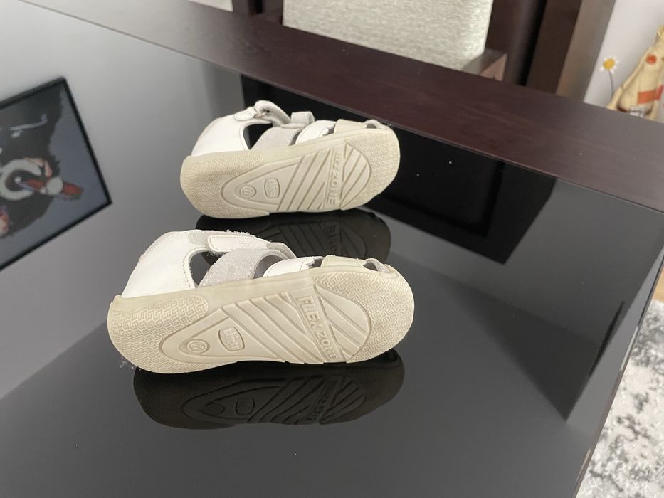 Sandalias Chicco 22 para menina