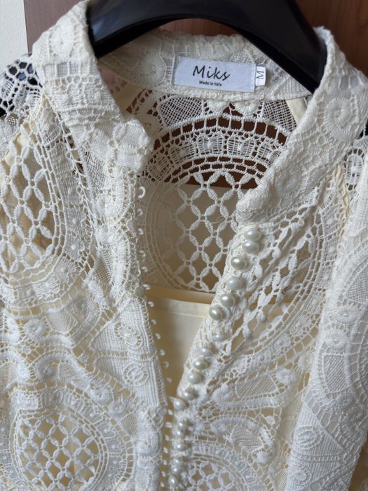 Мереживна  святкова сукня,молочного кольору.