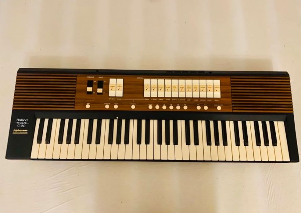 Organy Roland C-180